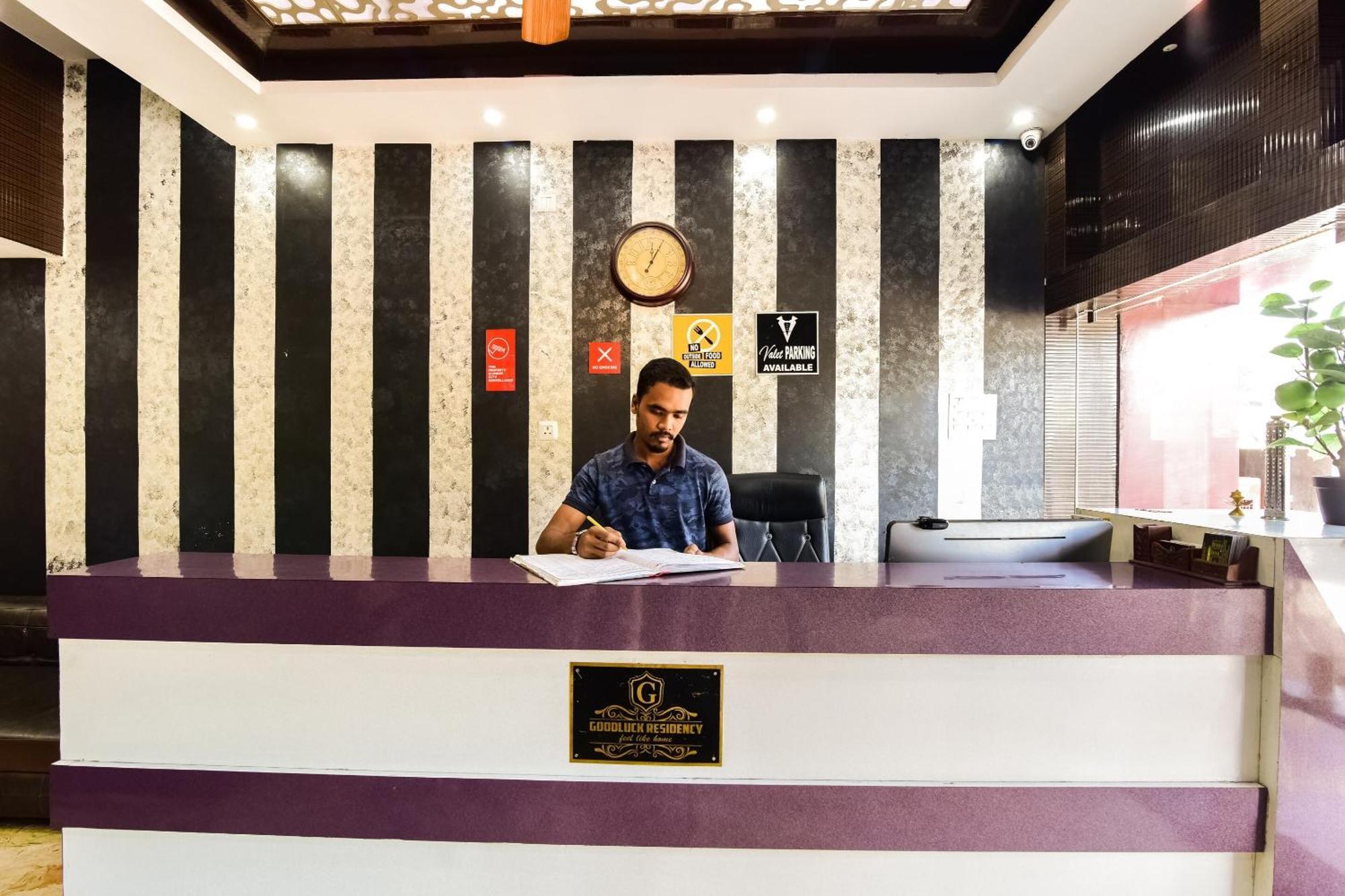 Capital O Good Luck Residency Hotel Dispur Exterior foto